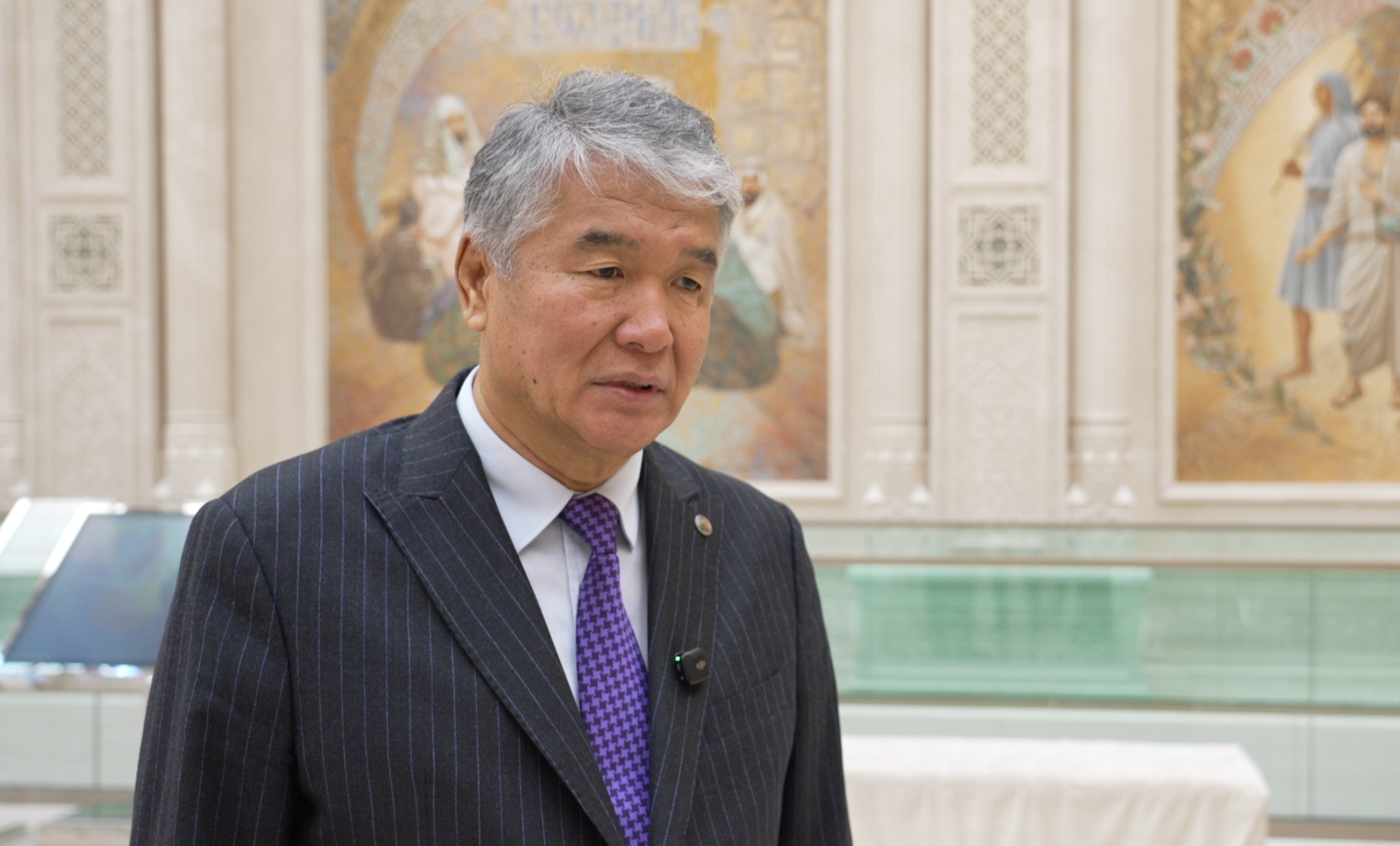 Султан Раев
